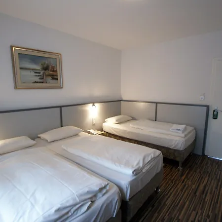 Bahn-hotel 3* Dusseldorf