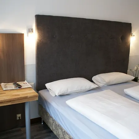 Bahn-hotel Dusseldorf