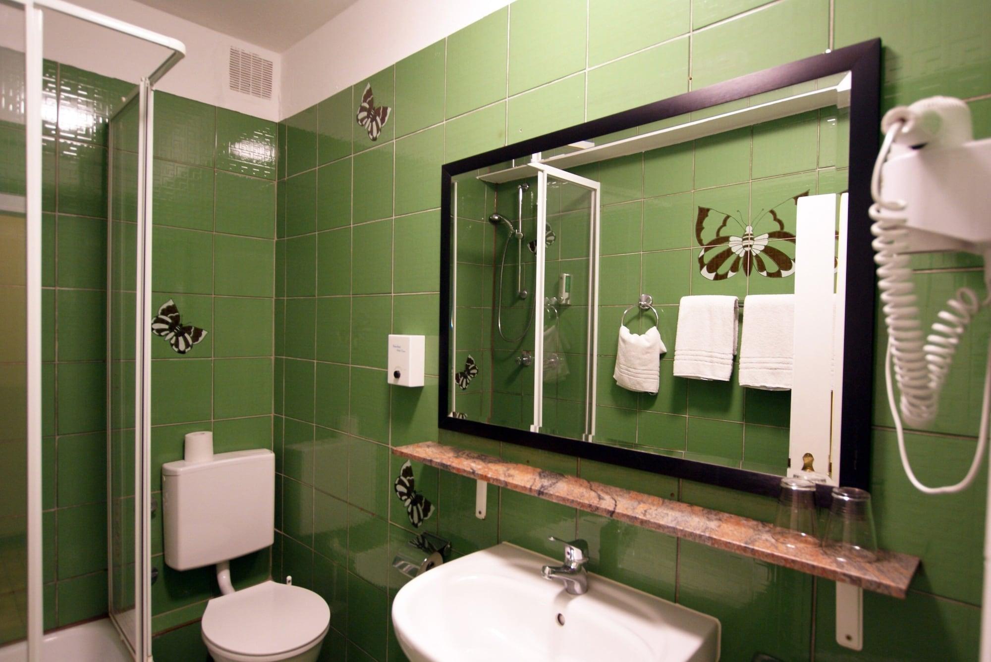Bahn-hotel Dusseldorf