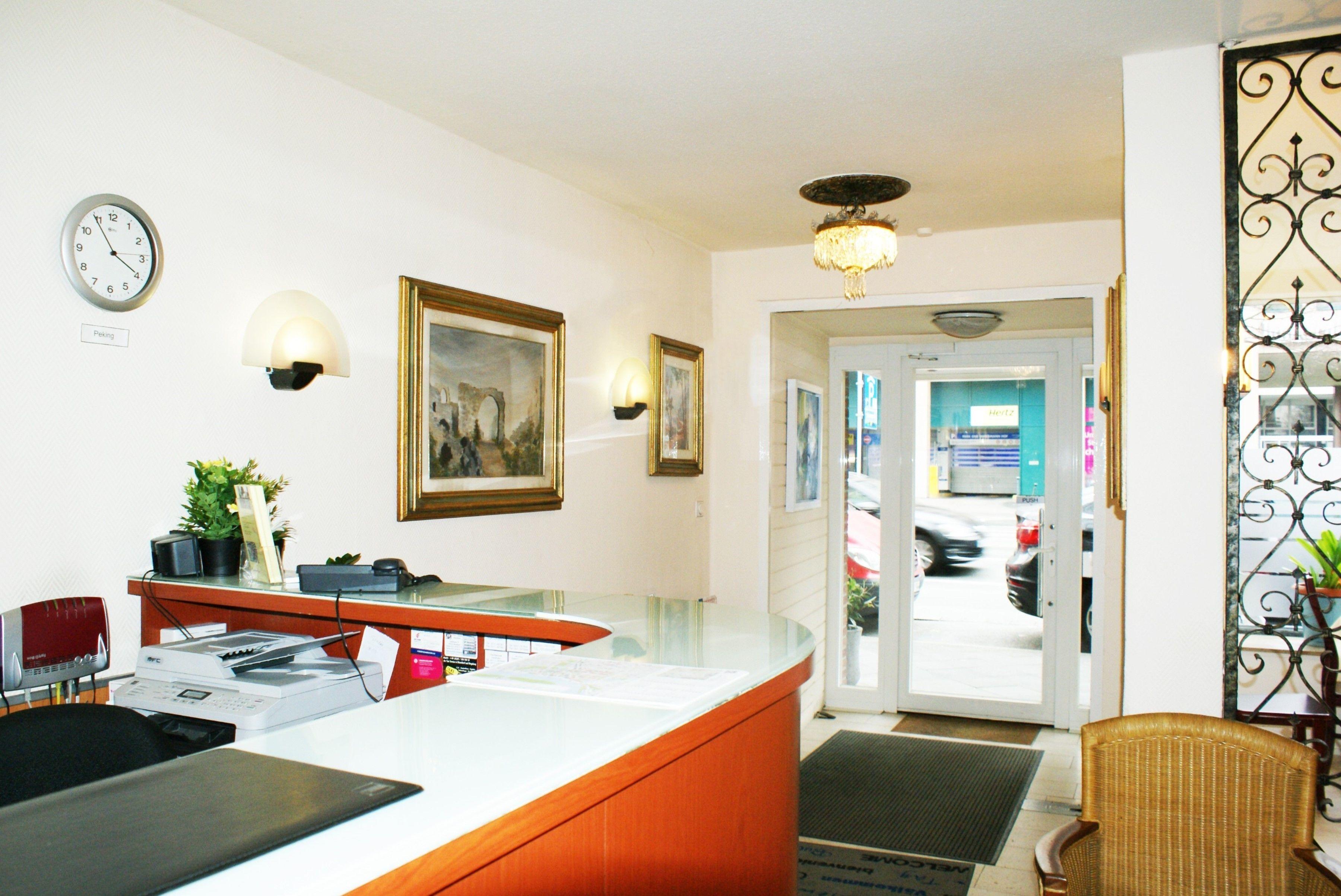 Bahn-hotel Dusseldorf