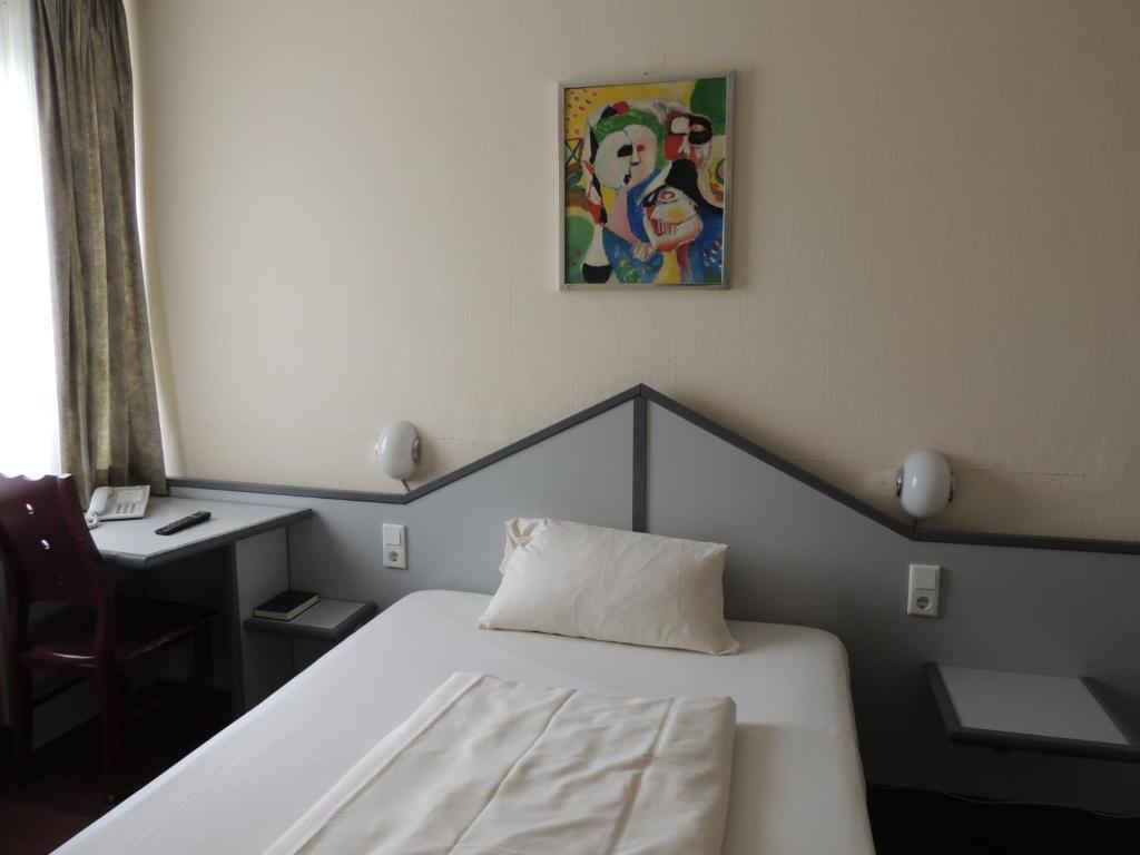 Bahn-hotel 3* Dusseldorf