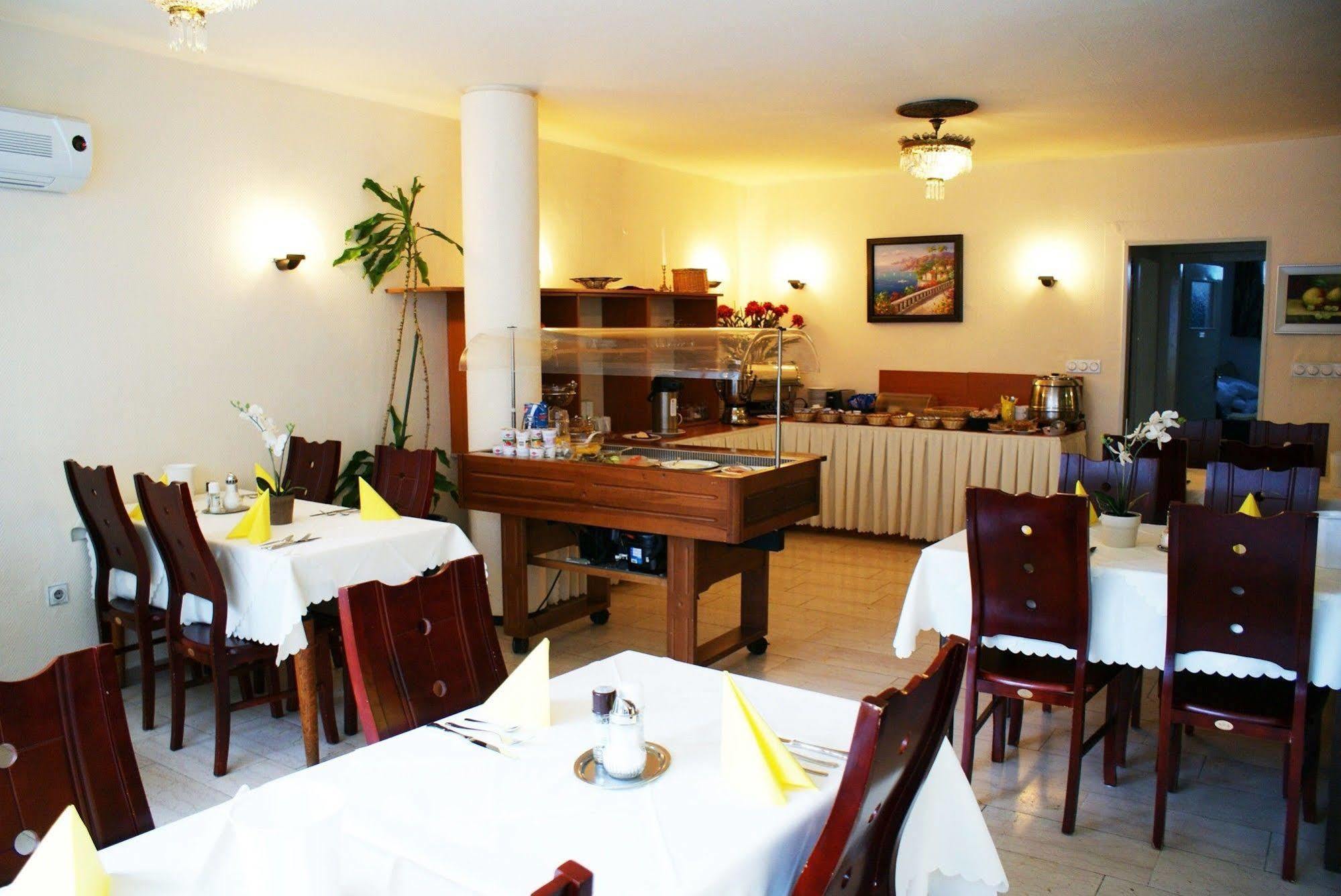Bahn-hotel 3* Dusseldorf