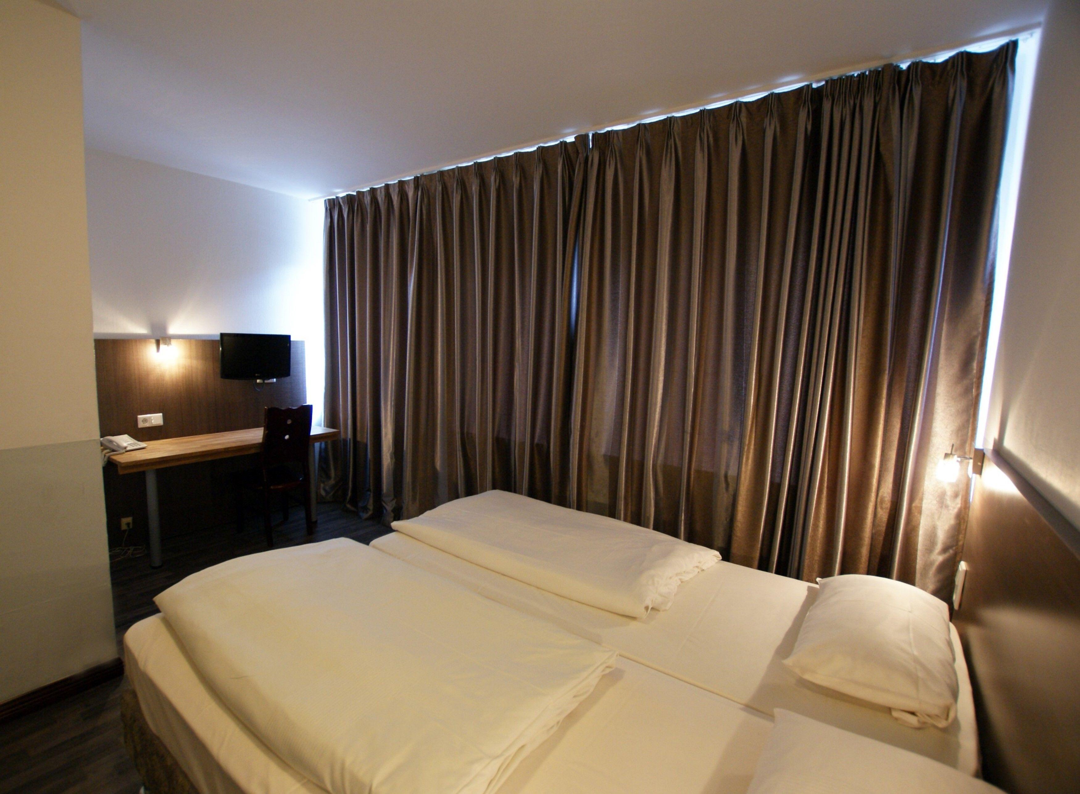 Bahn-hotel 3*